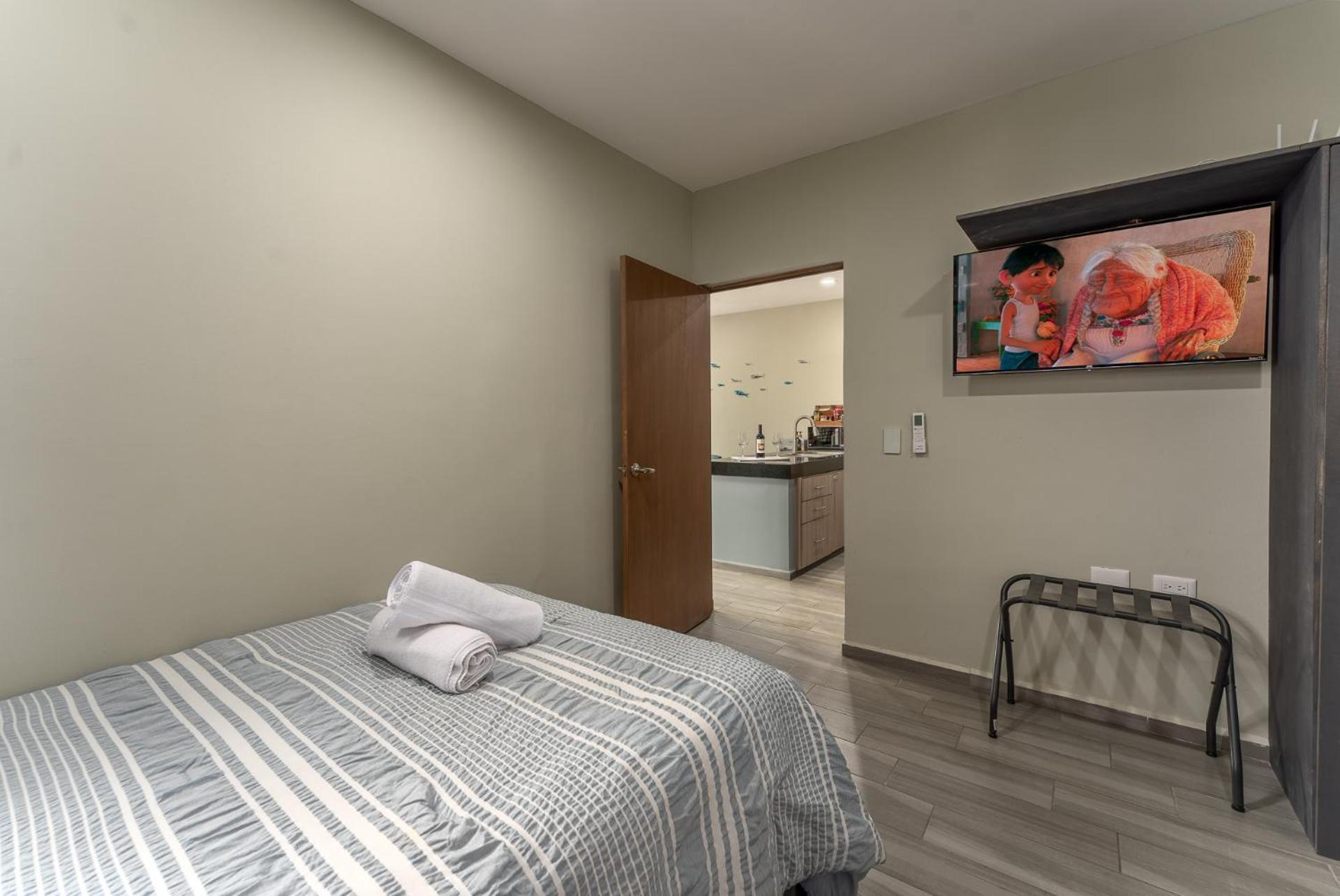 New & Modern, 5 Star Area, Walk 2 Beach, Pool, Views, King Bed マサトラン エクステリア 写真